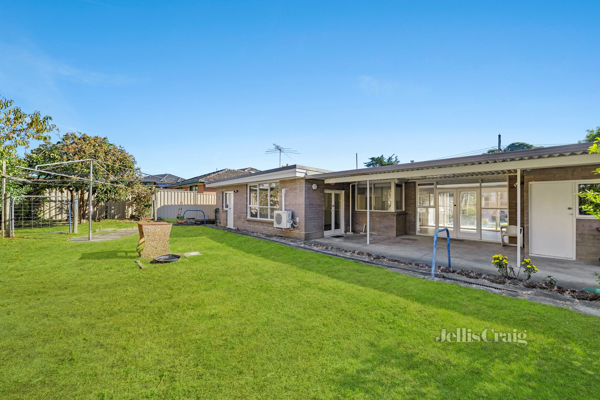 12 Lowen Road, Glen Waverley image 9
