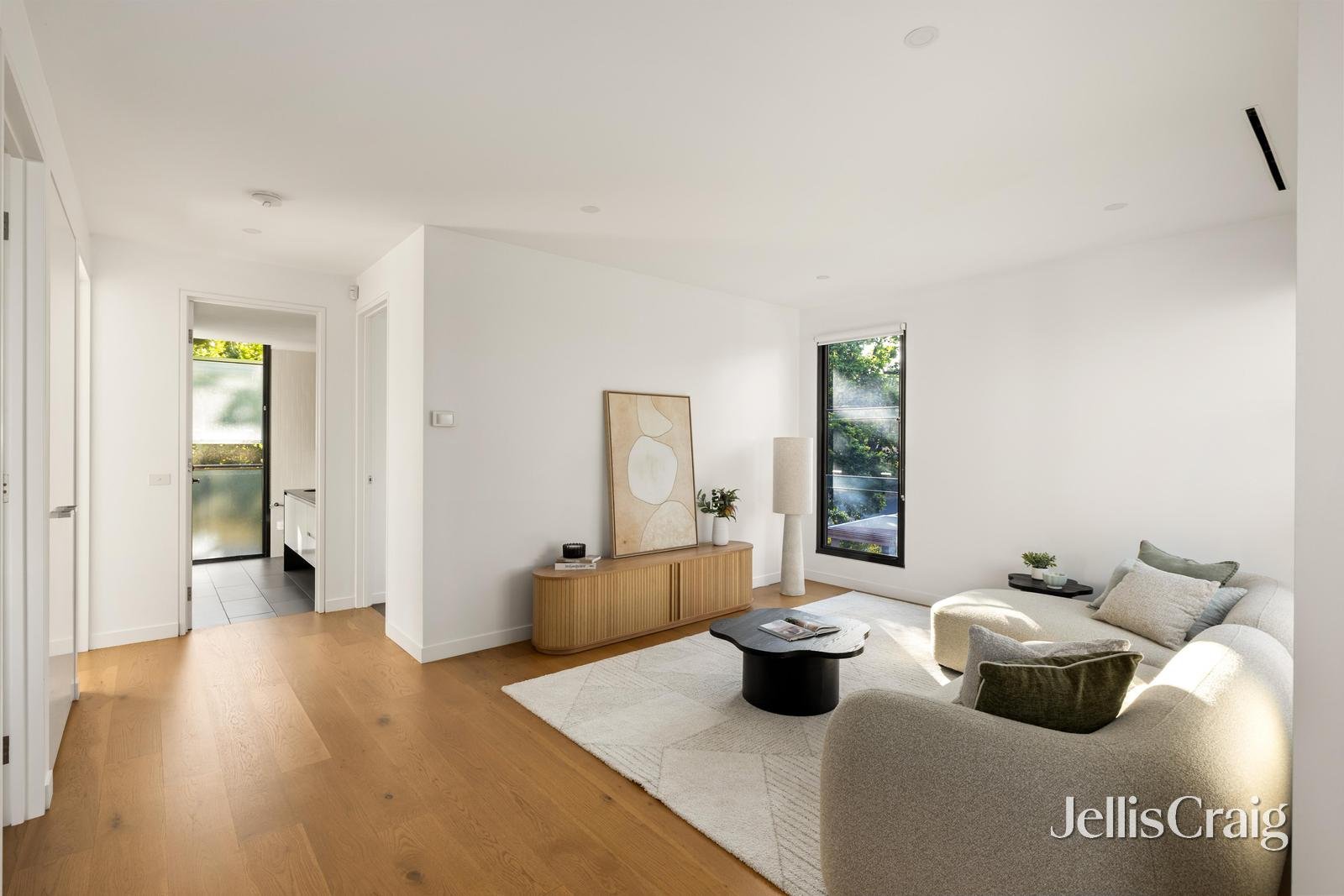 12 Lower Drive North, Kew image 9