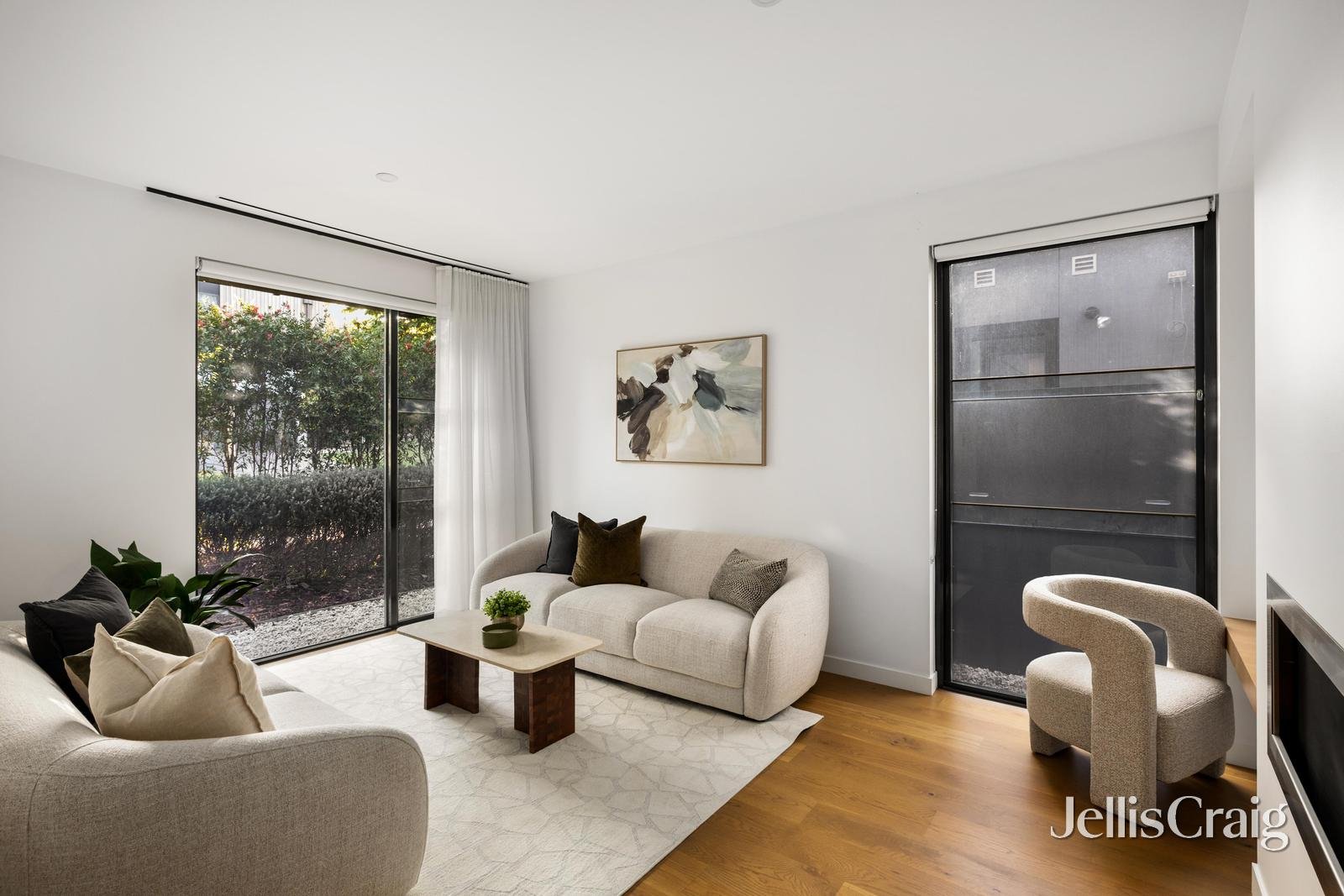 12 Lower Drive North, Kew image 10