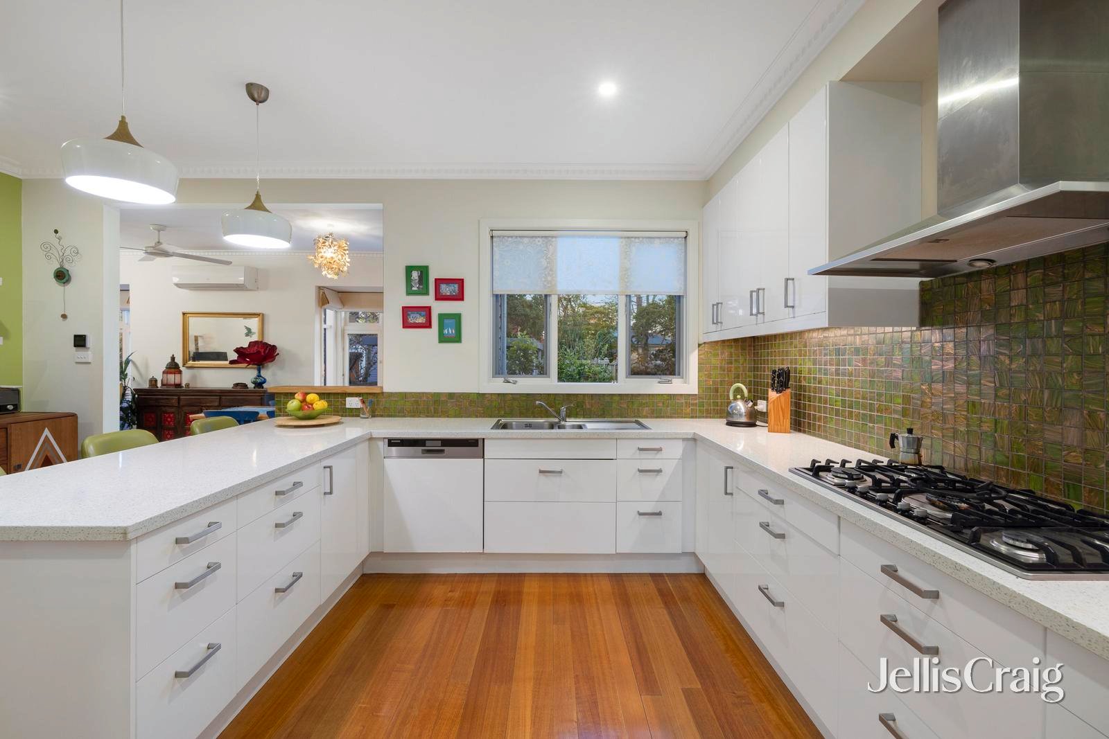 1/2 Luckins Road, Bentleigh image 5