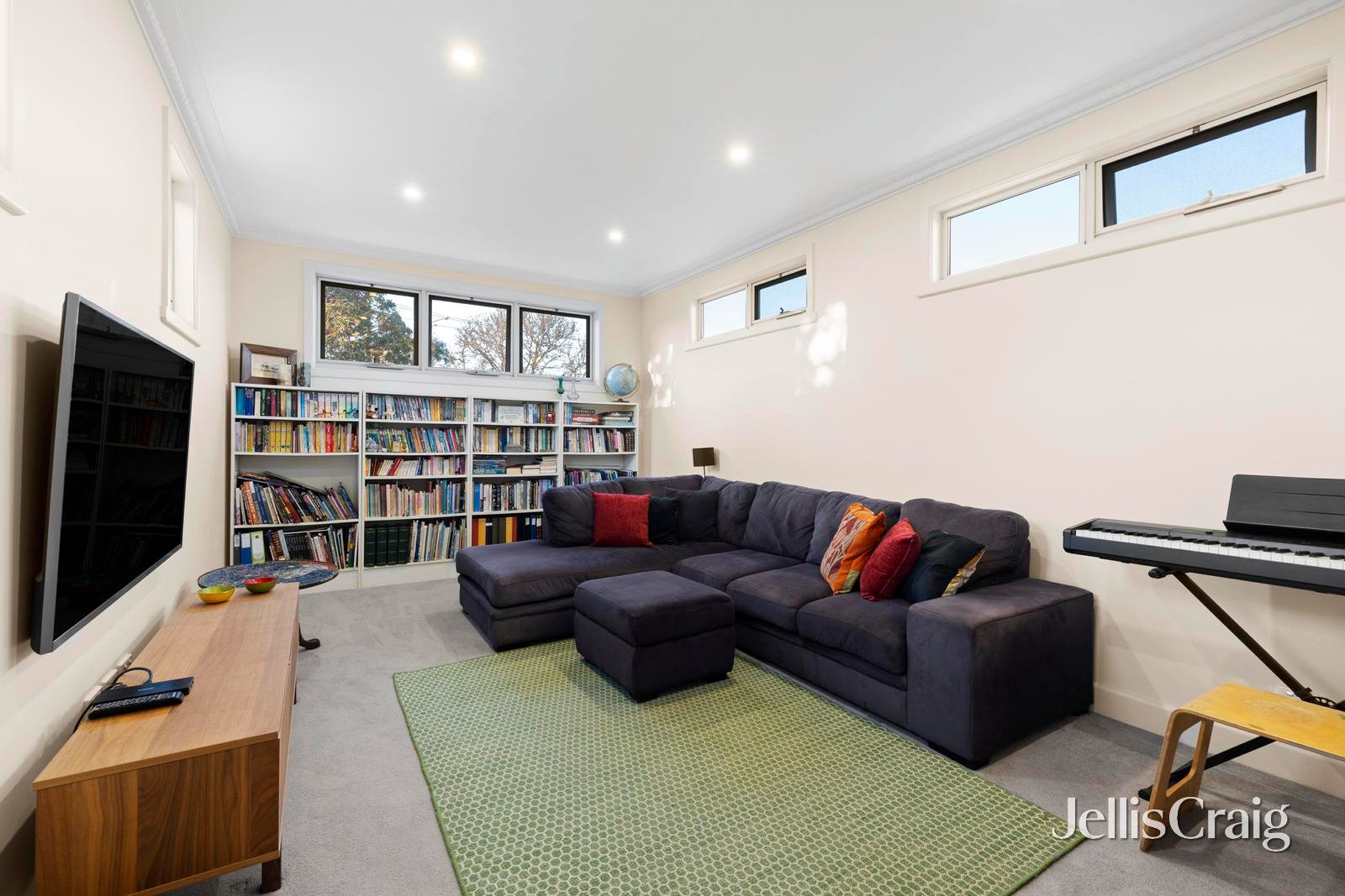 1/2 Luckins Road, Bentleigh image 8