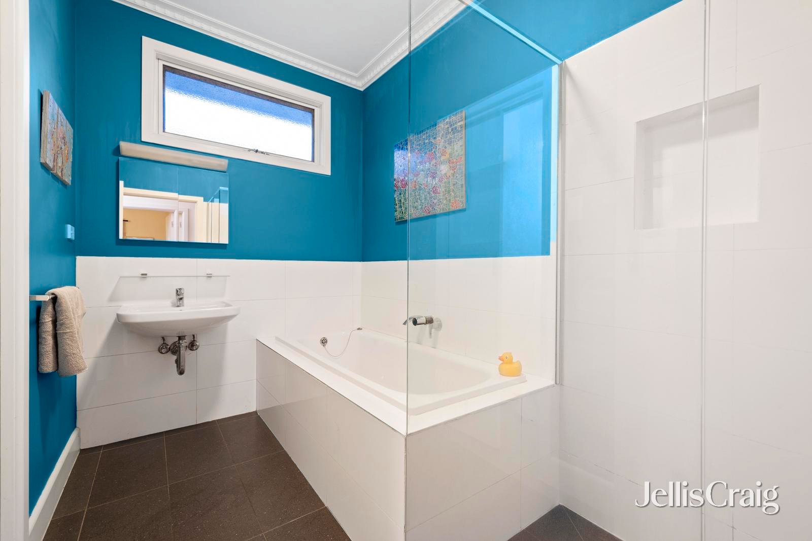 1/2 Luckins Road, Bentleigh image 12