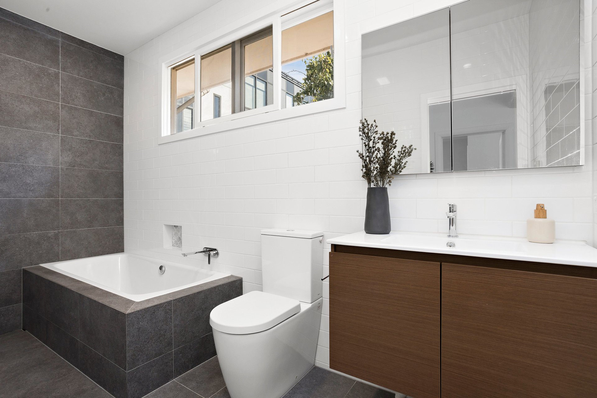 Property Gallery Thumbnail 14