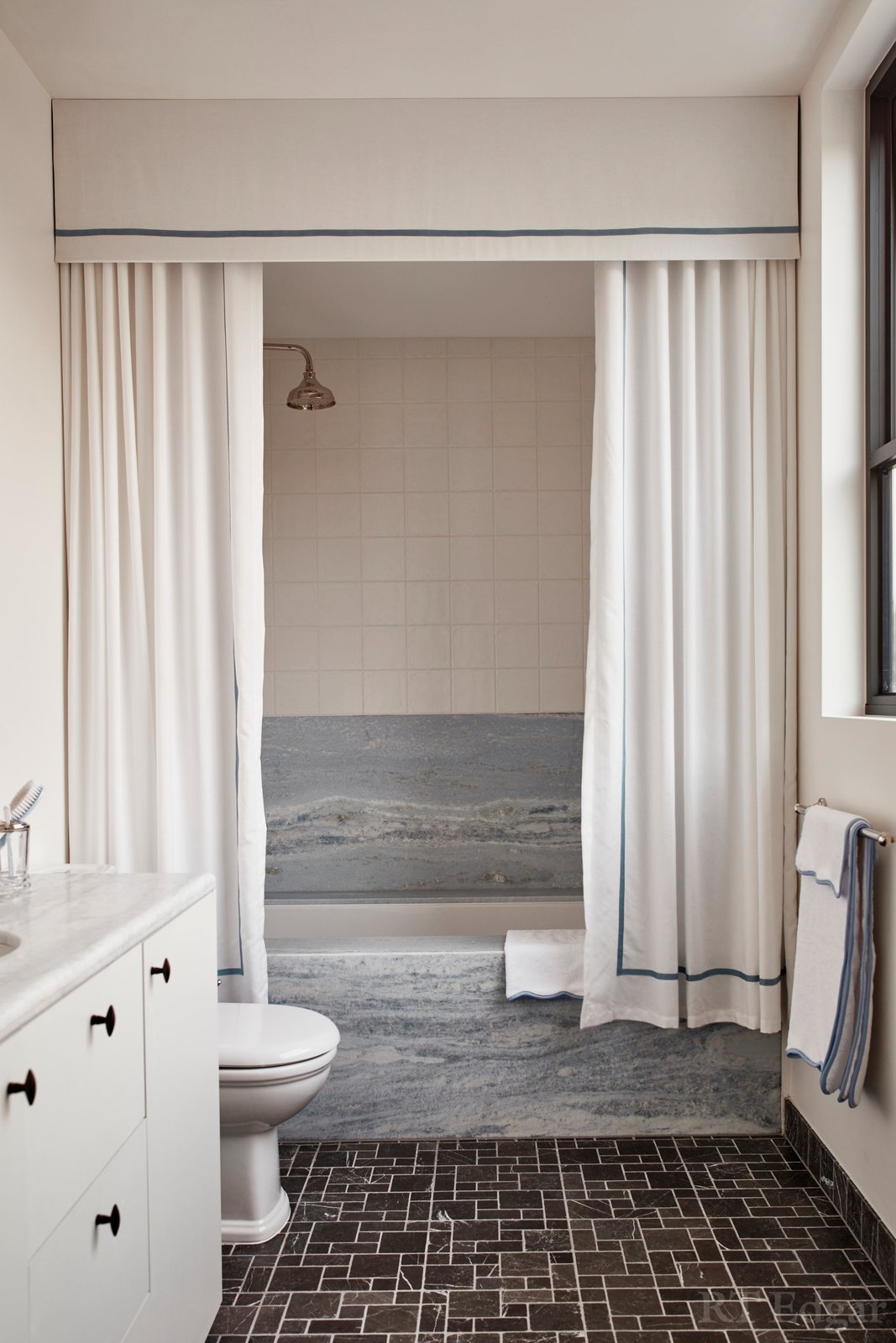 Property Gallery Thumbnail 14