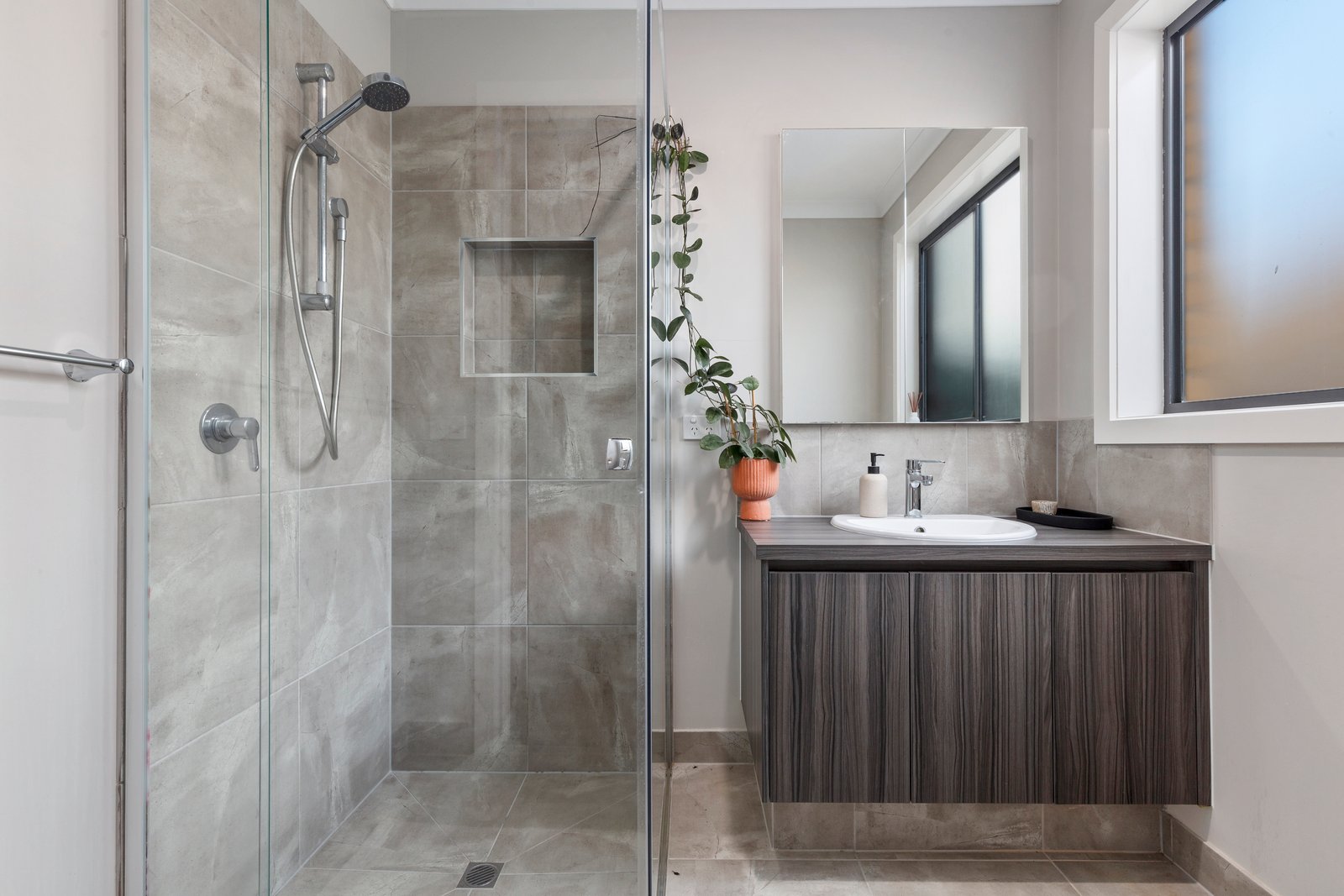 Property Gallery Thumbnail 11
