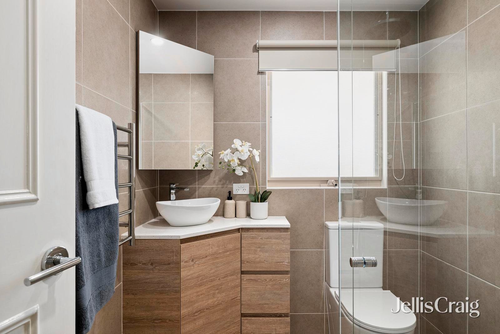 12 Manifold Court, Croydon South image 6