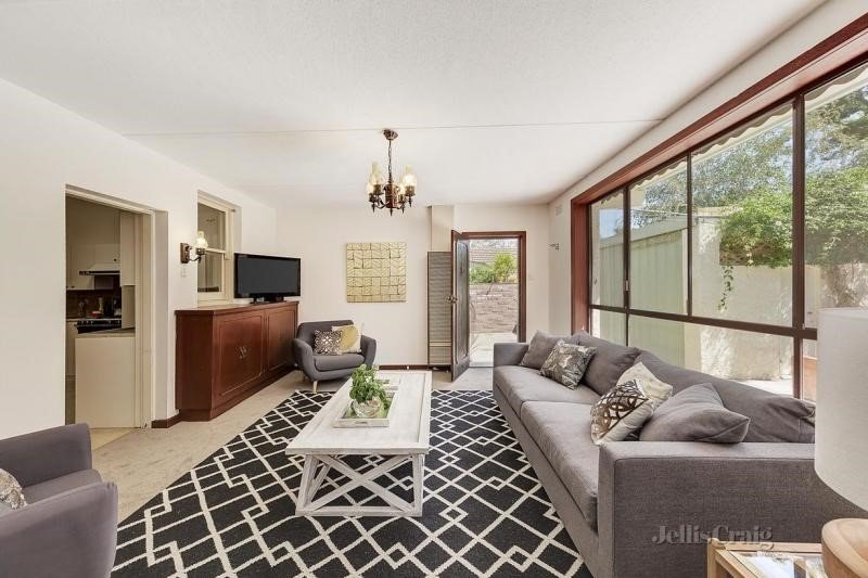 12 Maple Crescent, Camberwell image 2