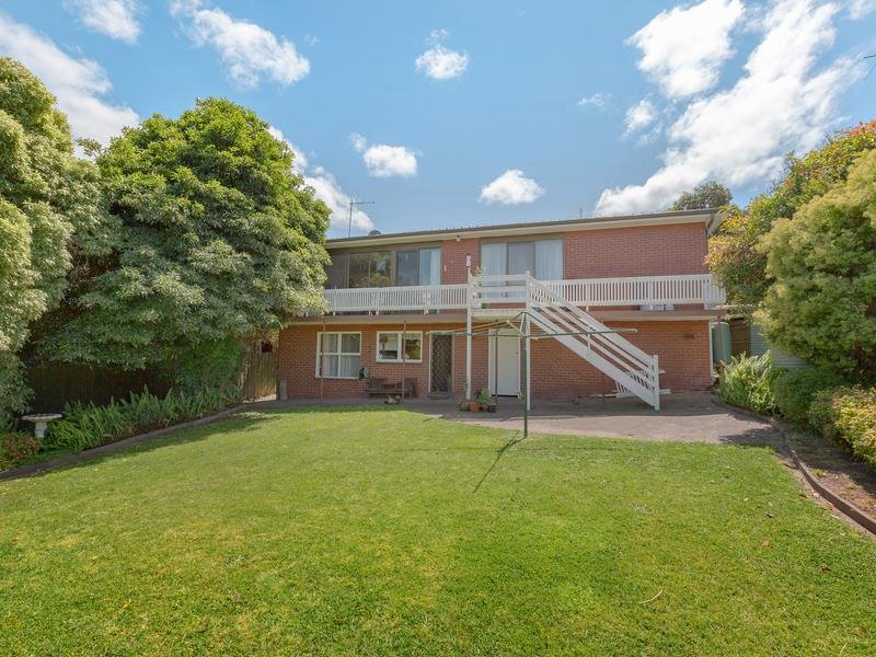 12 Maralee Place, Doncaster image 6
