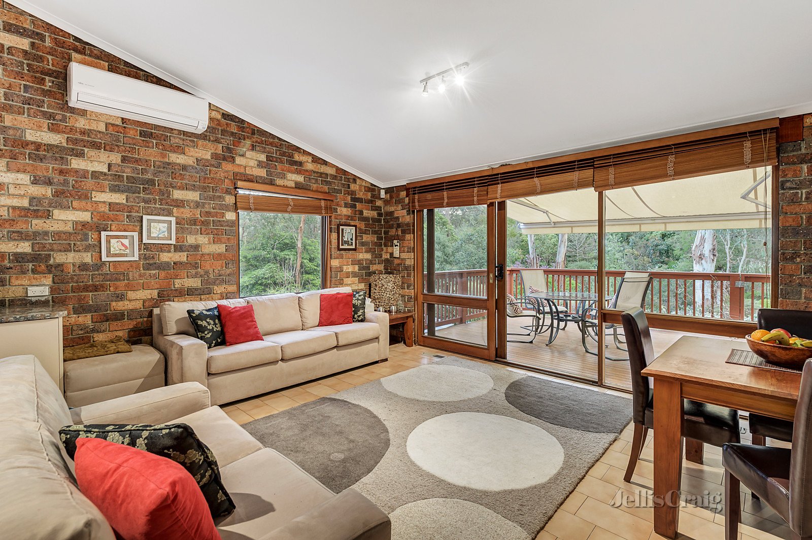 12 Marbert Court, Warrandyte image 5