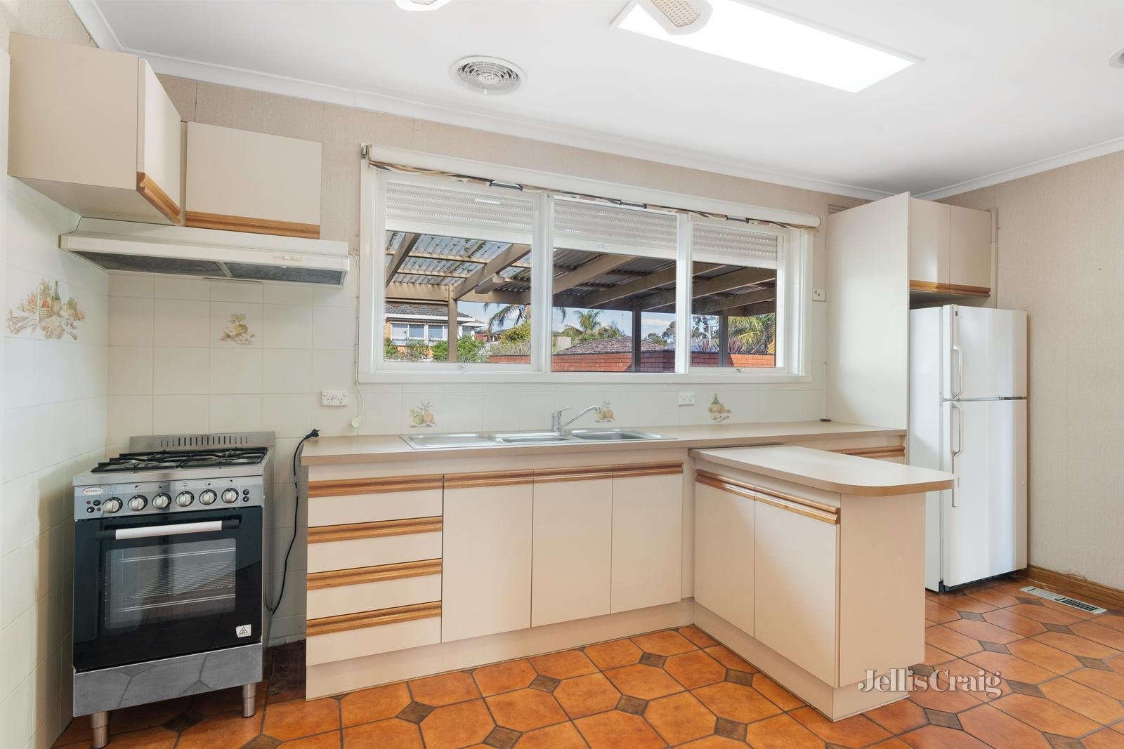 12 Marilyn Street, Doncaster image 3