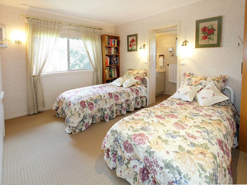 12 Marriage Road, Brighton East image 6