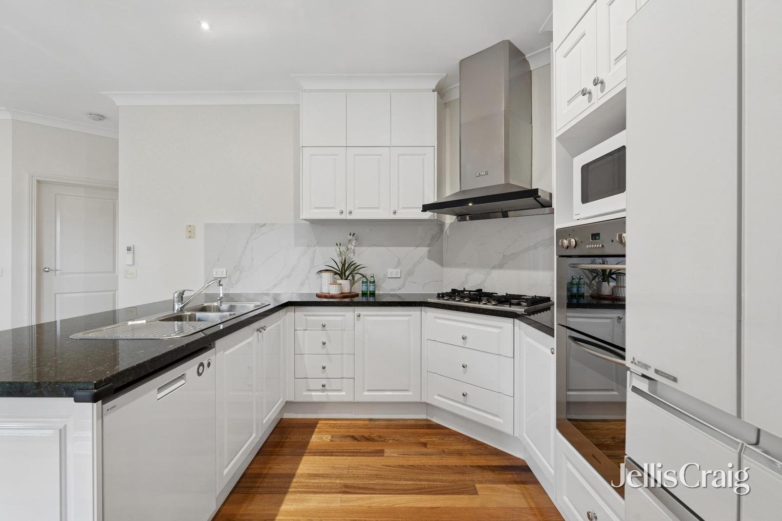 1/2 Martha Street, Donvale image 5