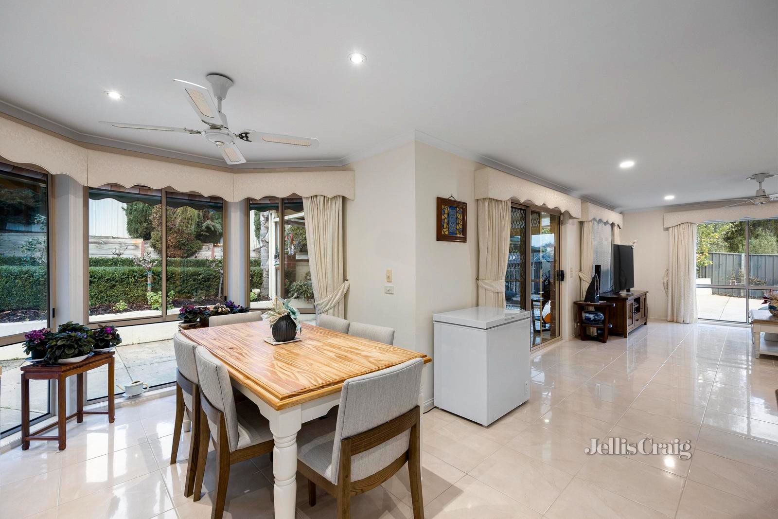 12 Mayfair Court, Chirnside Park image 4