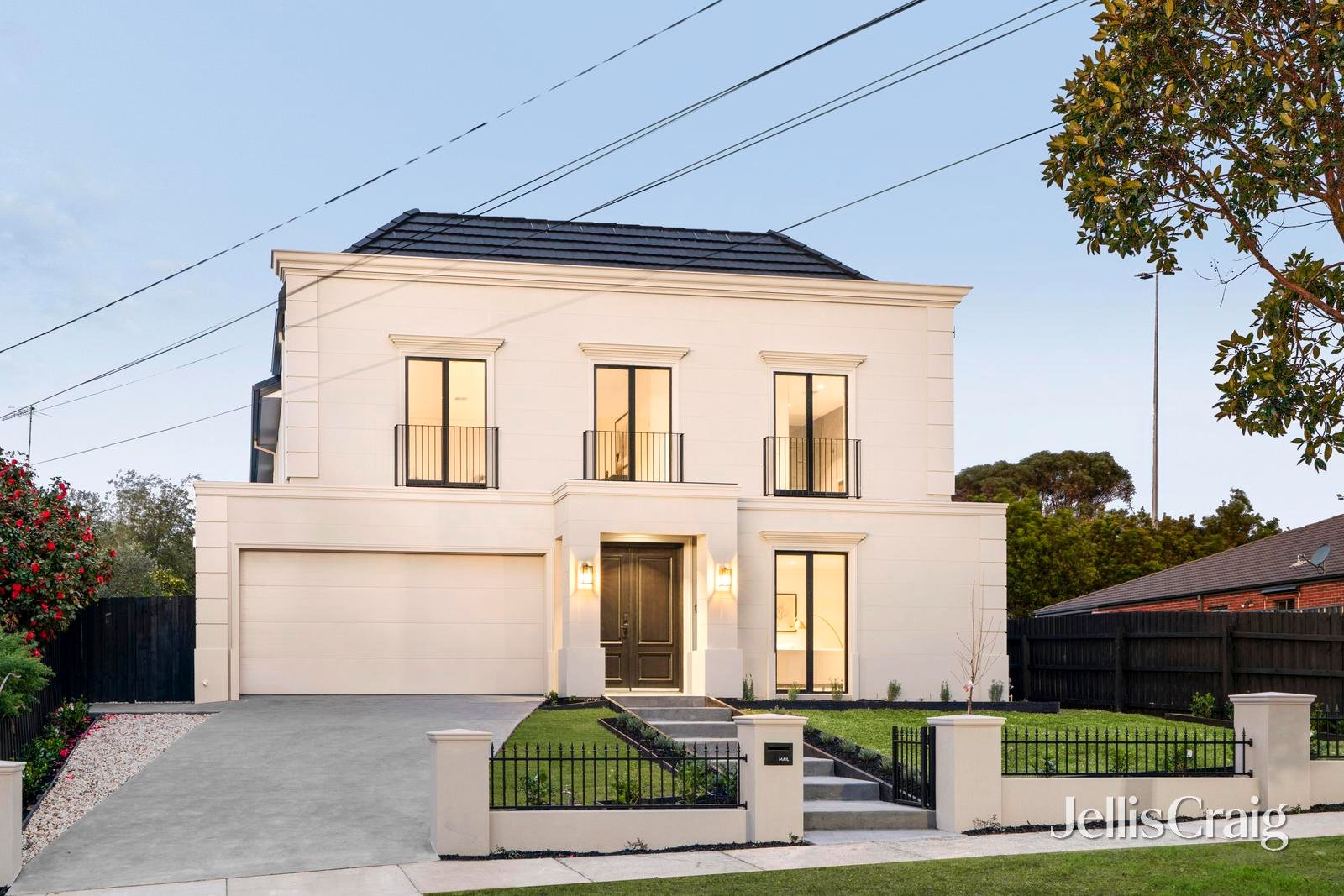 12 Mayfield Drive, Mount&nbsp;Waverley image 2