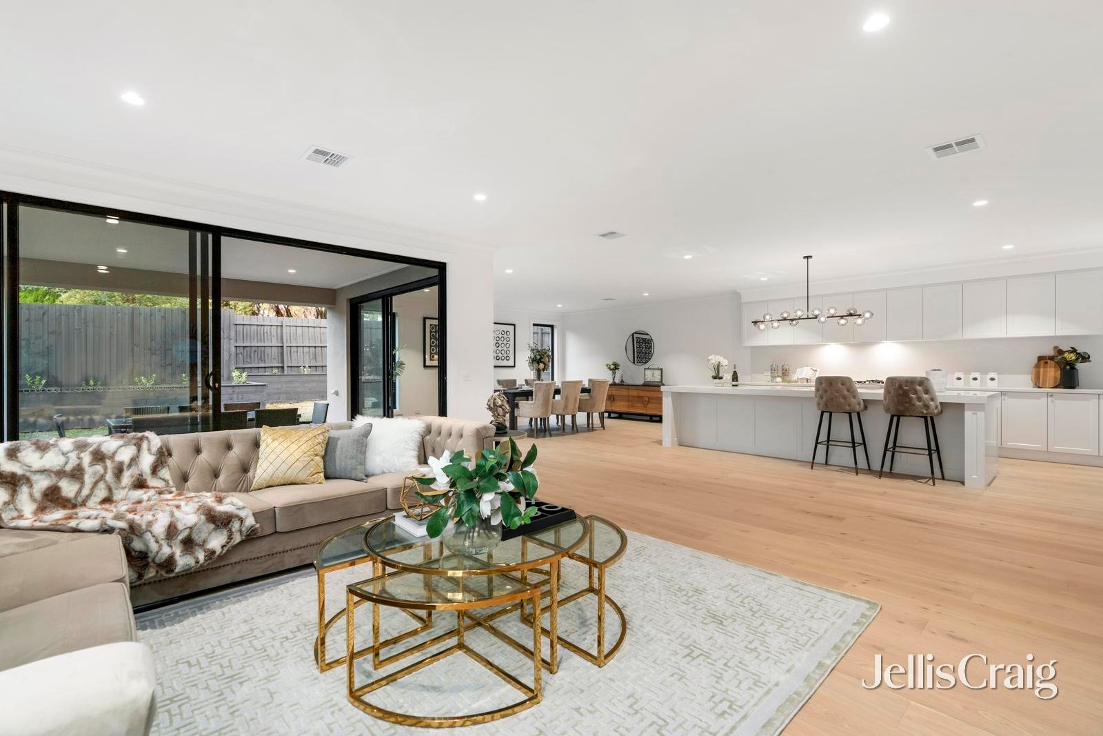 12 Mayfield Drive, Mount&nbsp;Waverley image 5