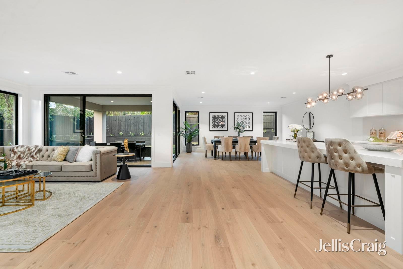 12 Mayfield Drive, Mount&nbsp;Waverley image 6