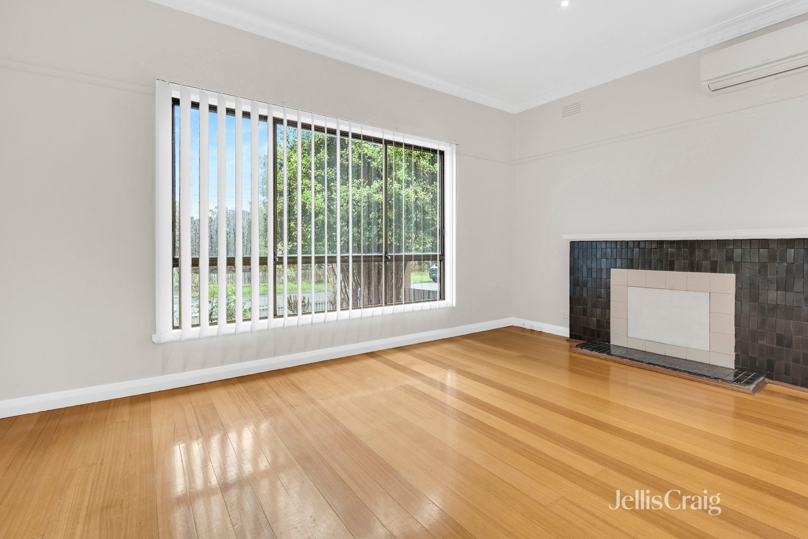 12 McEwan Road, Heidelberg Heights image 2