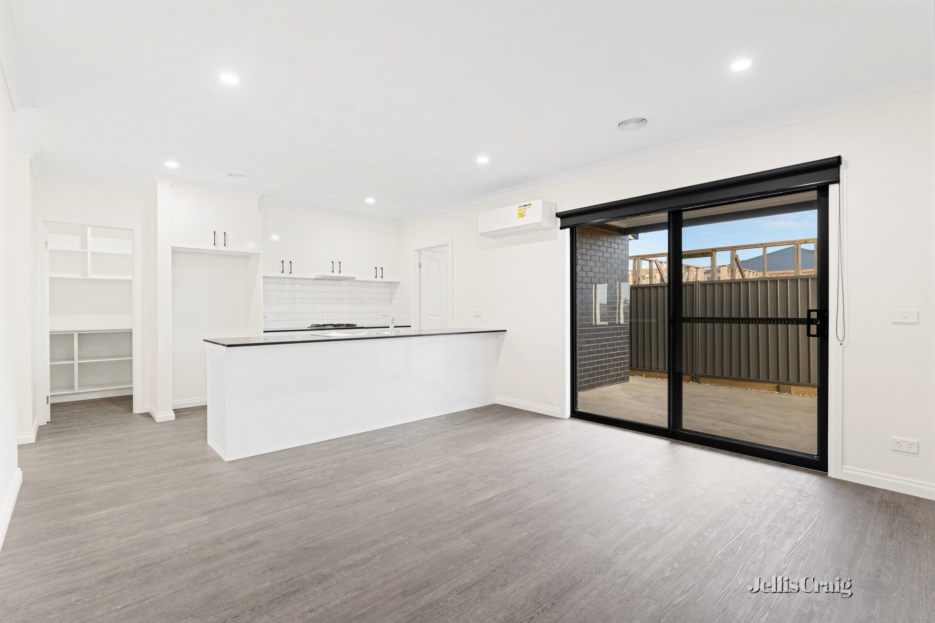 12 McLeod Crescent, Lucas image 4