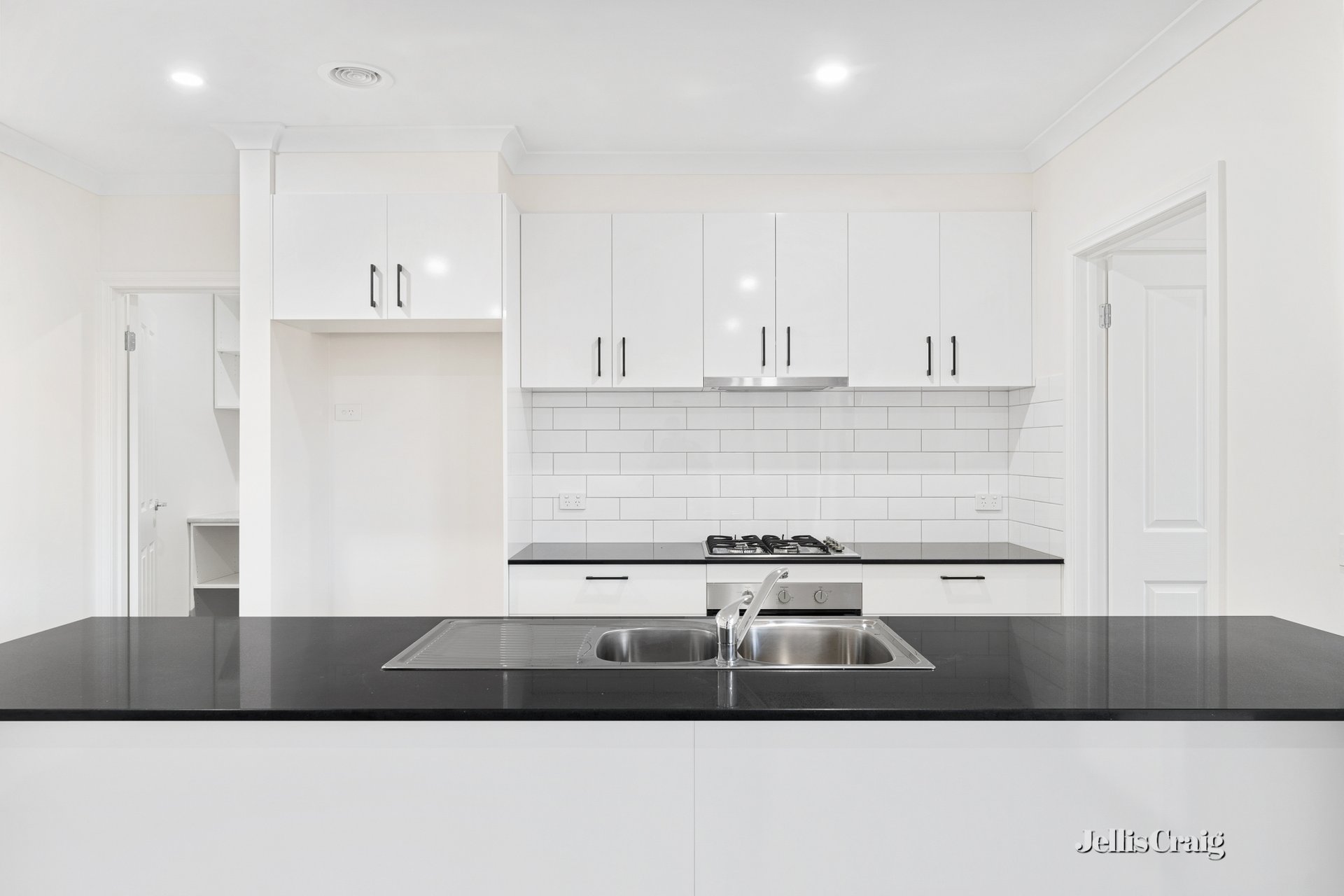 12 McLeod Crescent, Lucas image 5