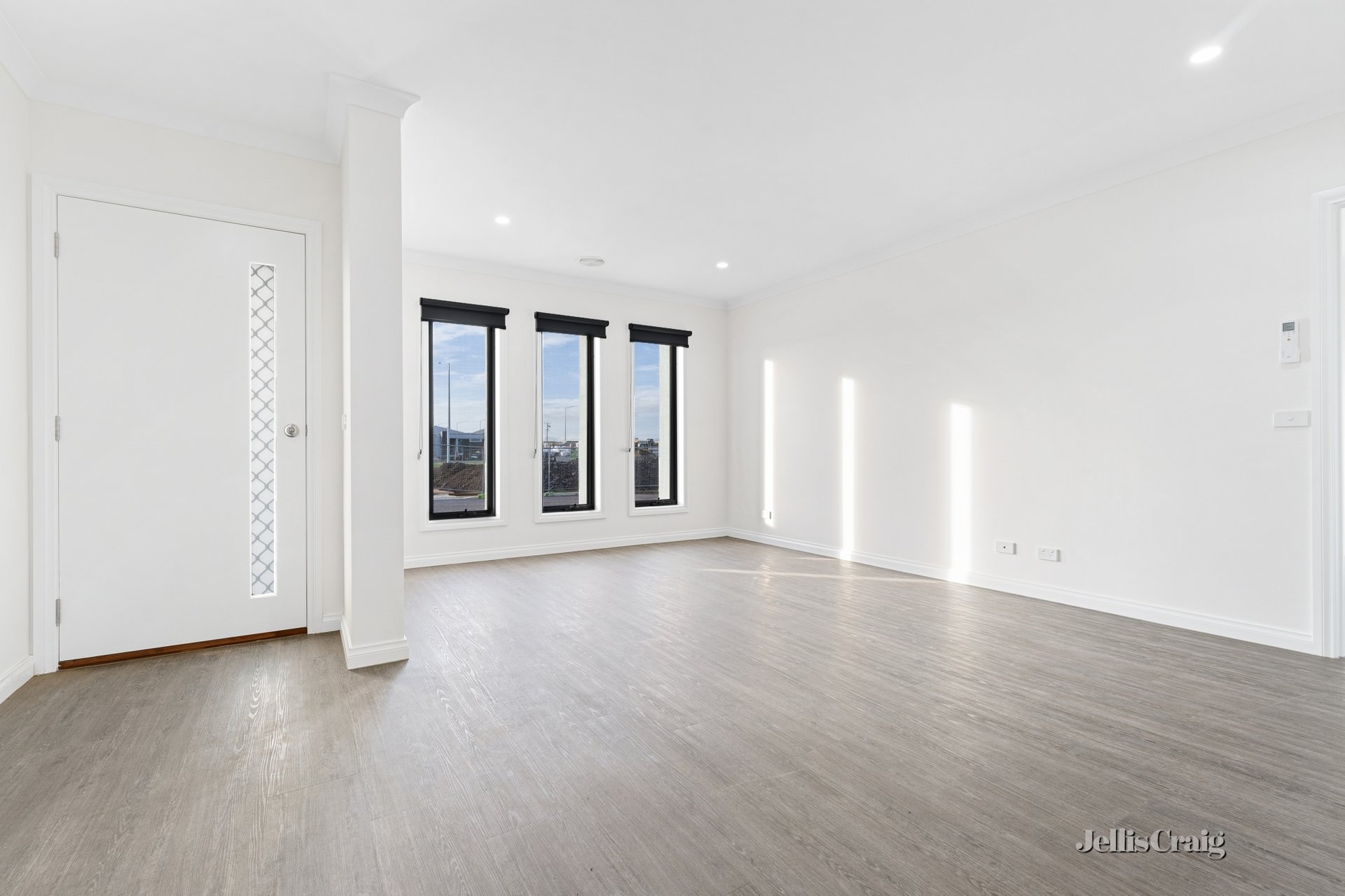 12 McLeod Crescent, Lucas image 3