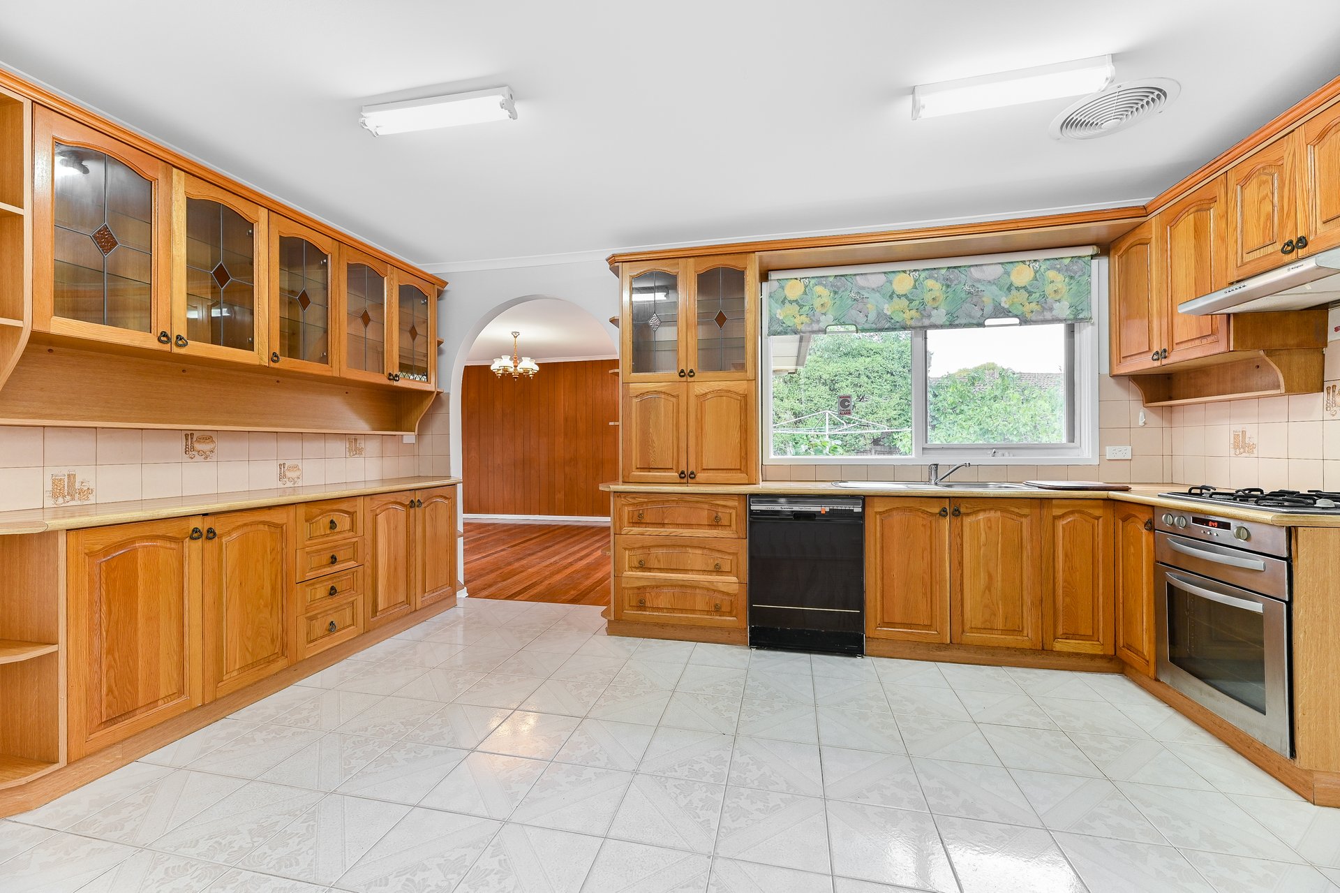 12 Meadowbrook Drive, Wheelers Hill image 1