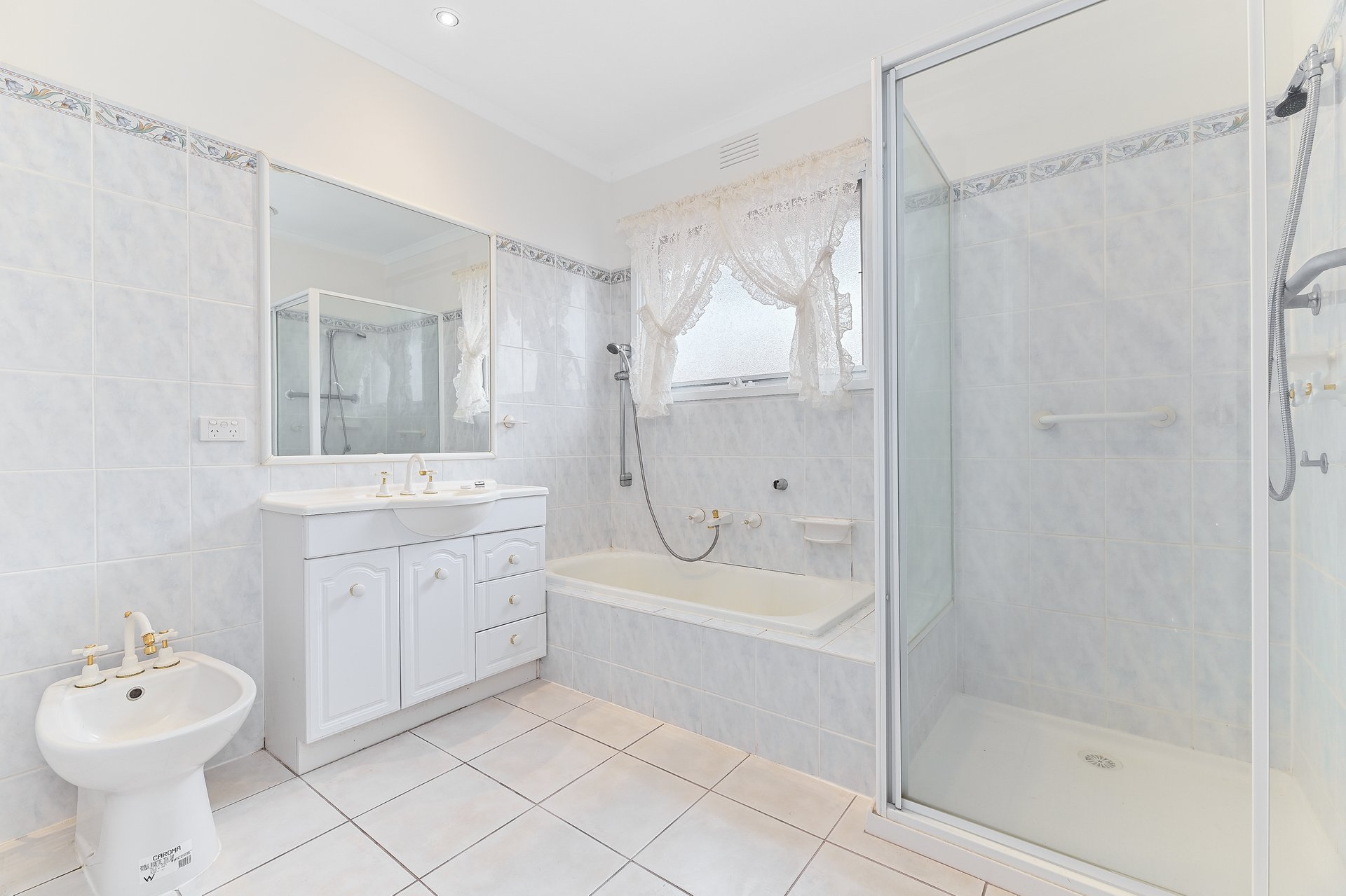 12 Meadowbrook Drive, Wheelers Hill image 5