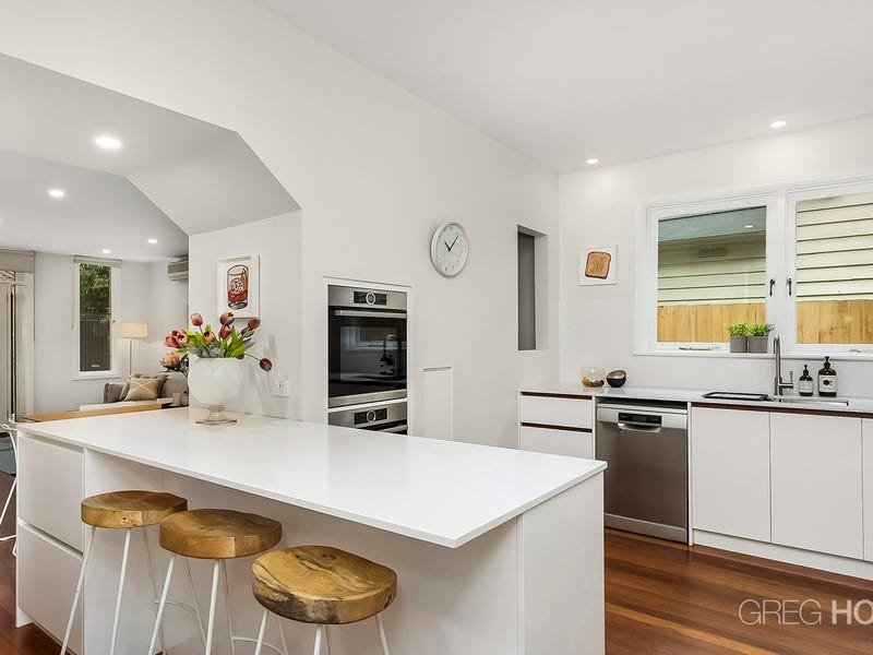 12 Melbourne Road, Williamstown image 2