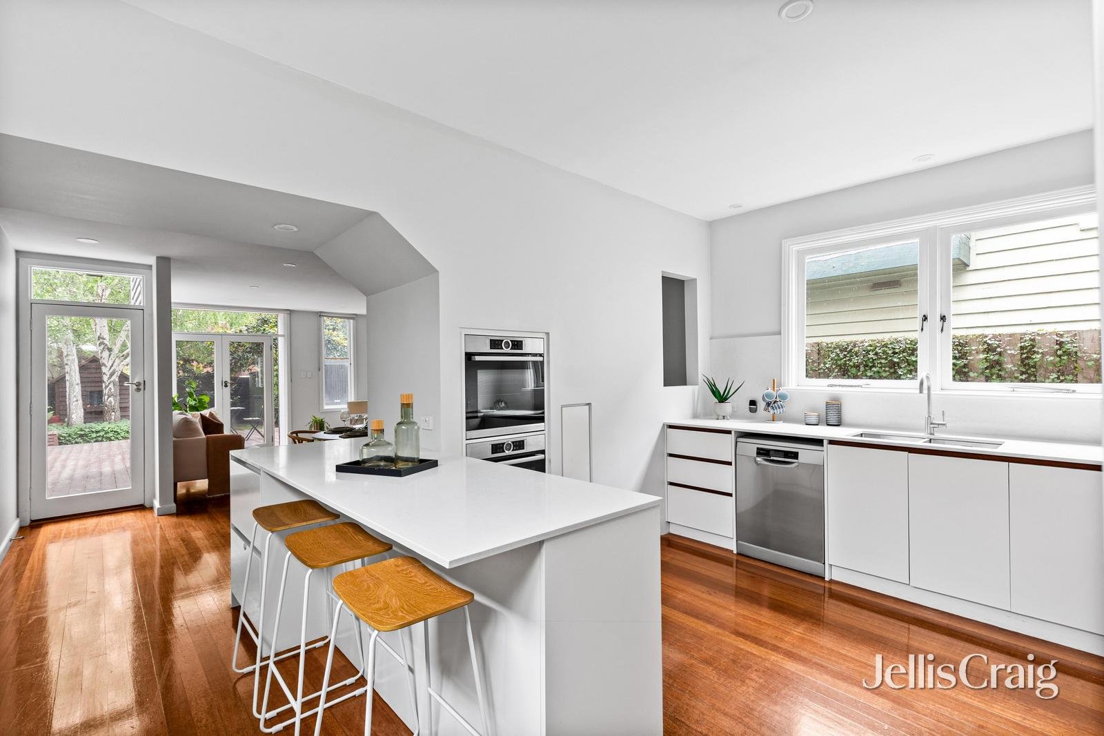 12 Melbourne Road, Williamstown image 6