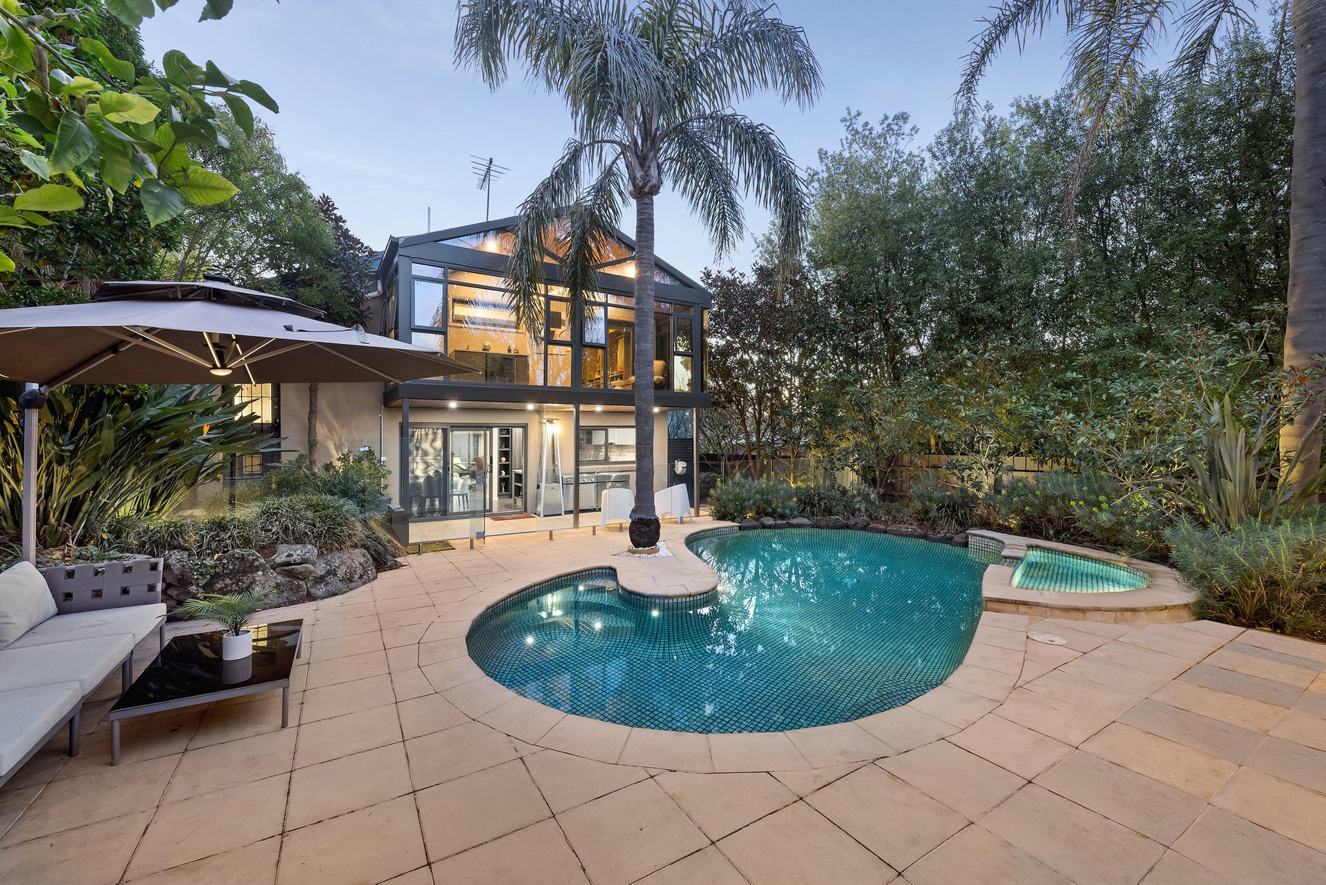 12 Meldrum Street