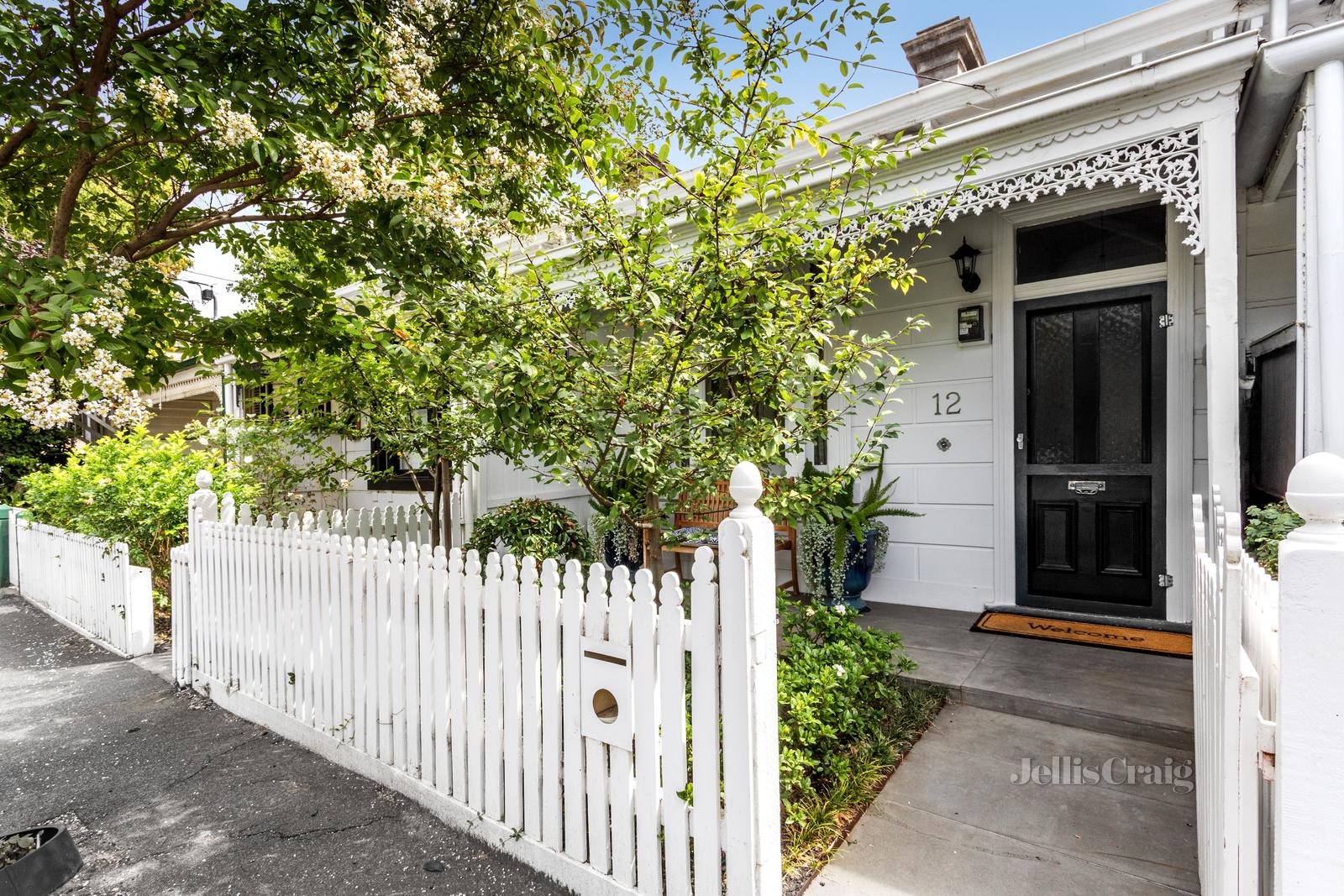 12 Merton Place, Albert Park image 1