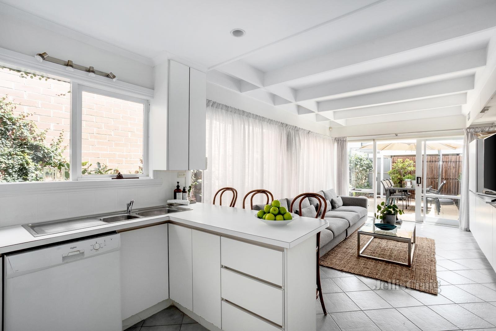 12 Merton Place, Albert Park image 5