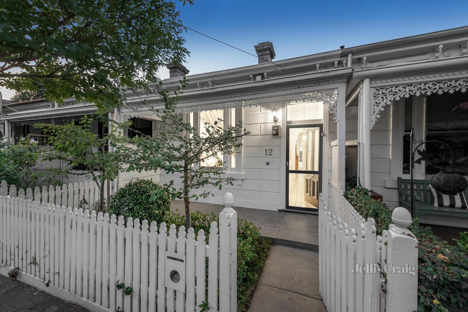 12 Merton Place, Albert Park image 1