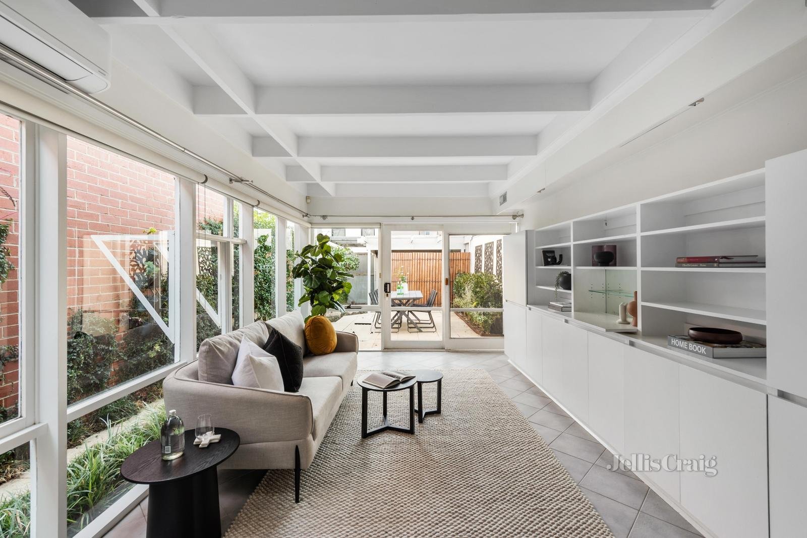 12 Merton Place, Albert Park image 2