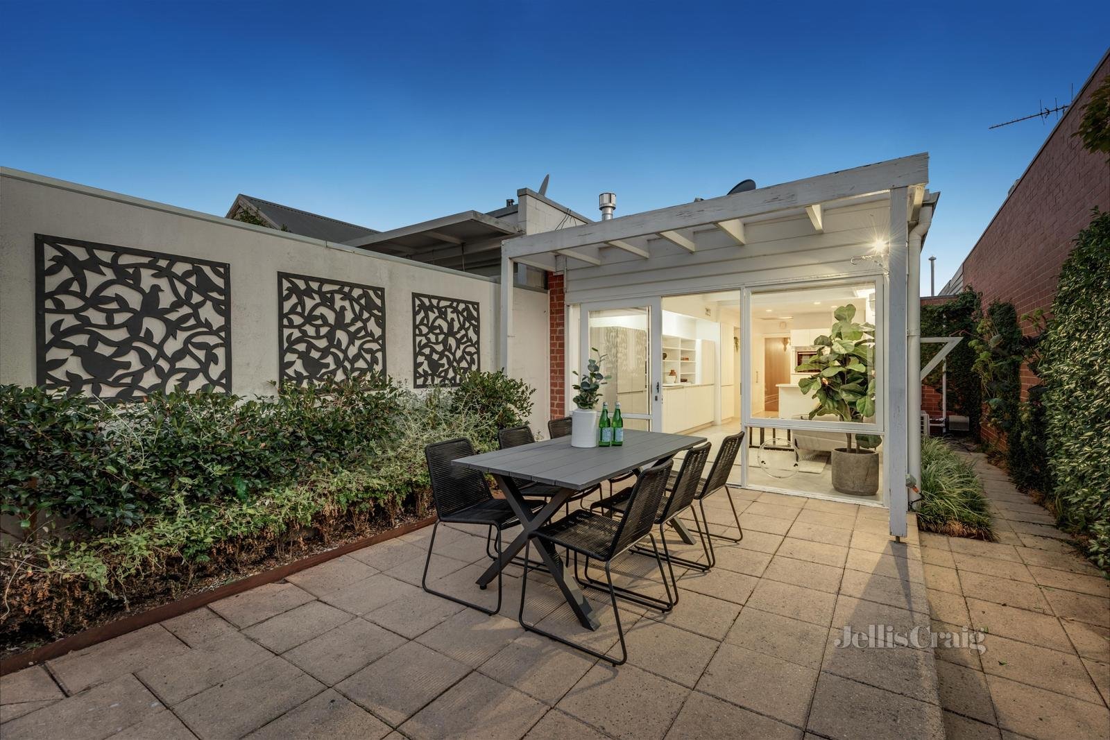 12 Merton Place, Albert Park image 10