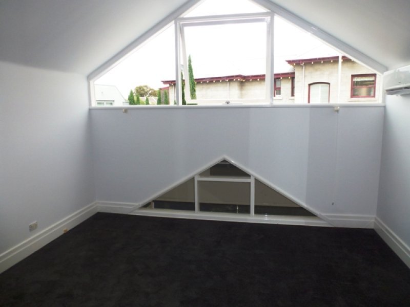 12 Merton Street, Albert Park image 8