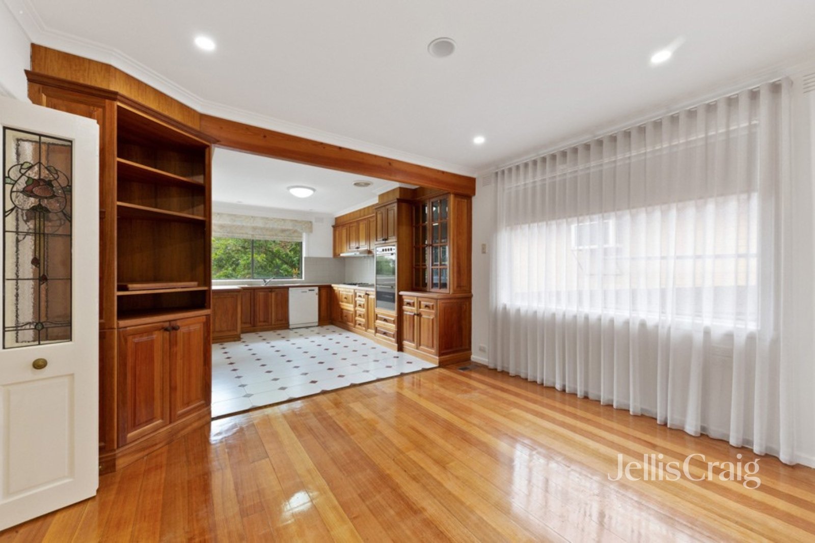 12 Meyrick Crescent, Viewbank image 3