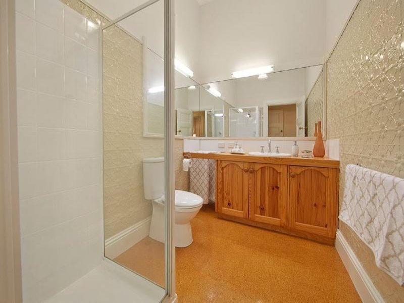12 Milton Street, Canterbury image 9
