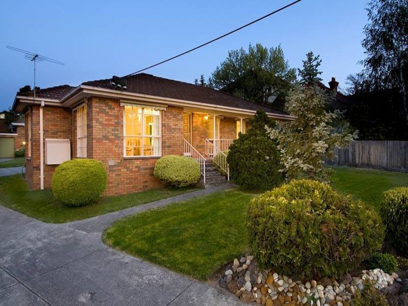 1/2 Milton Street, Canterbury image 7