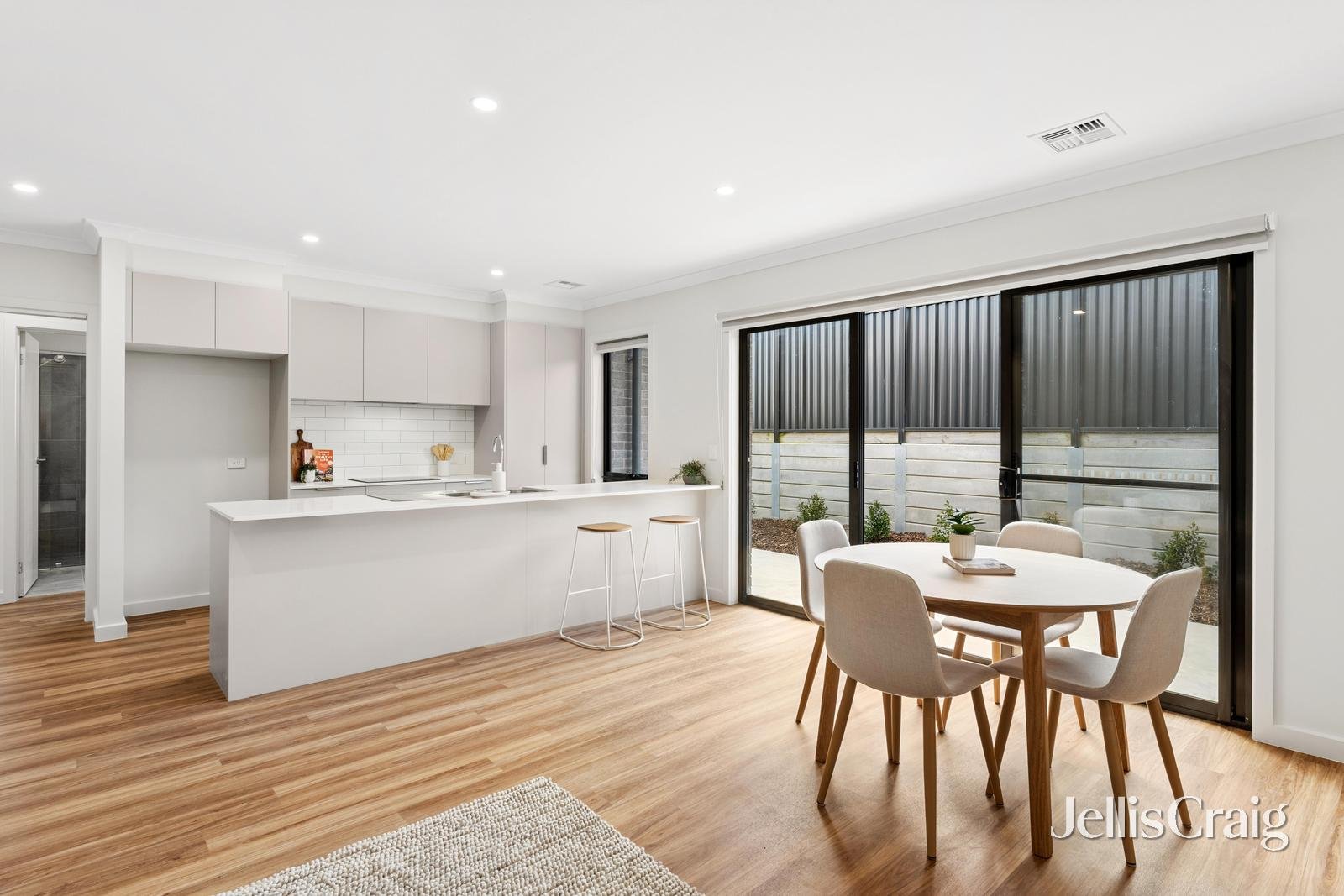 12 Miners Crescent, Canadian image 2