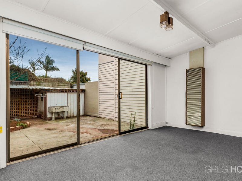 12 Mitchell Street, St Kilda image 2