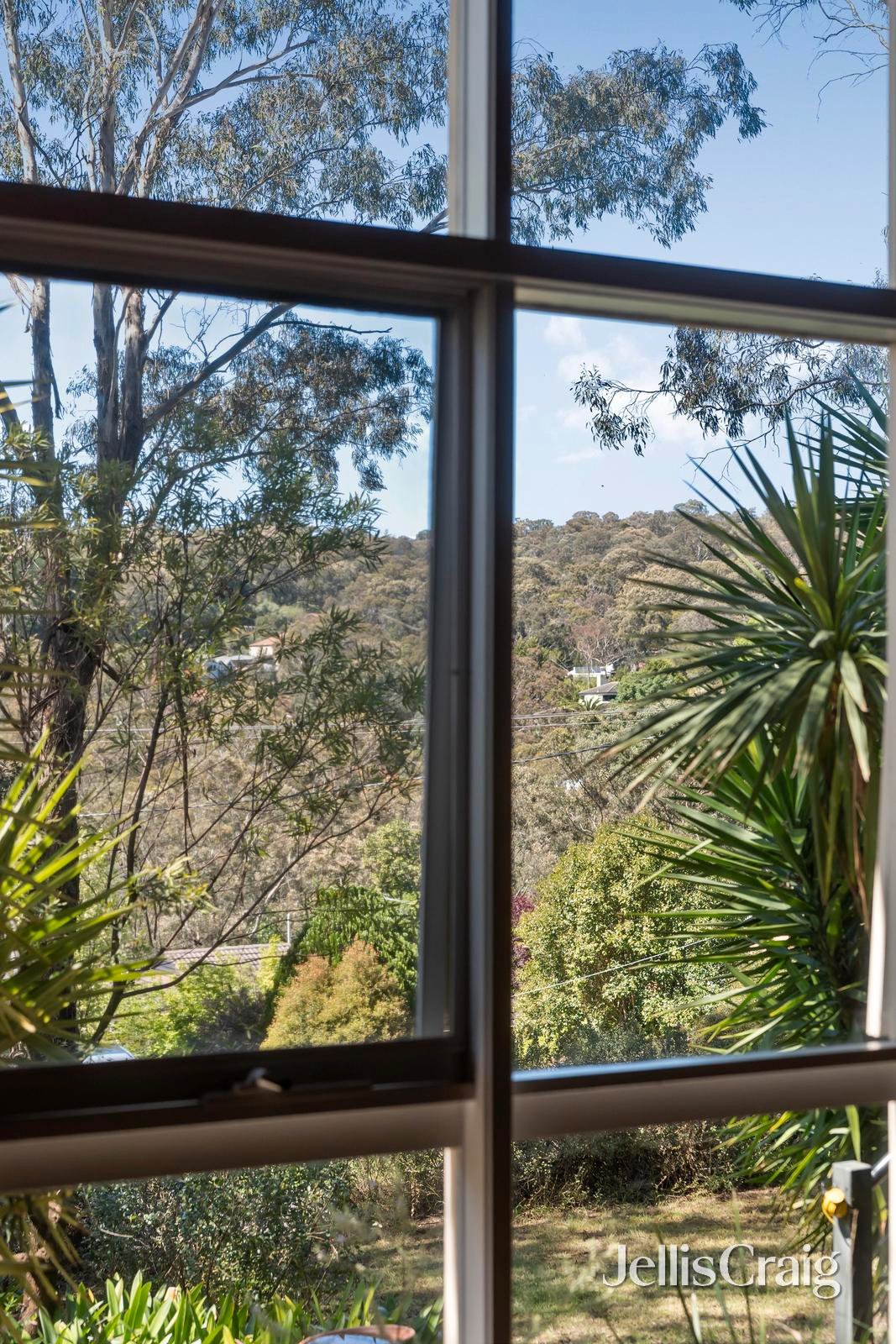 12 Mopoke Hill Road, Warrandyte image 6