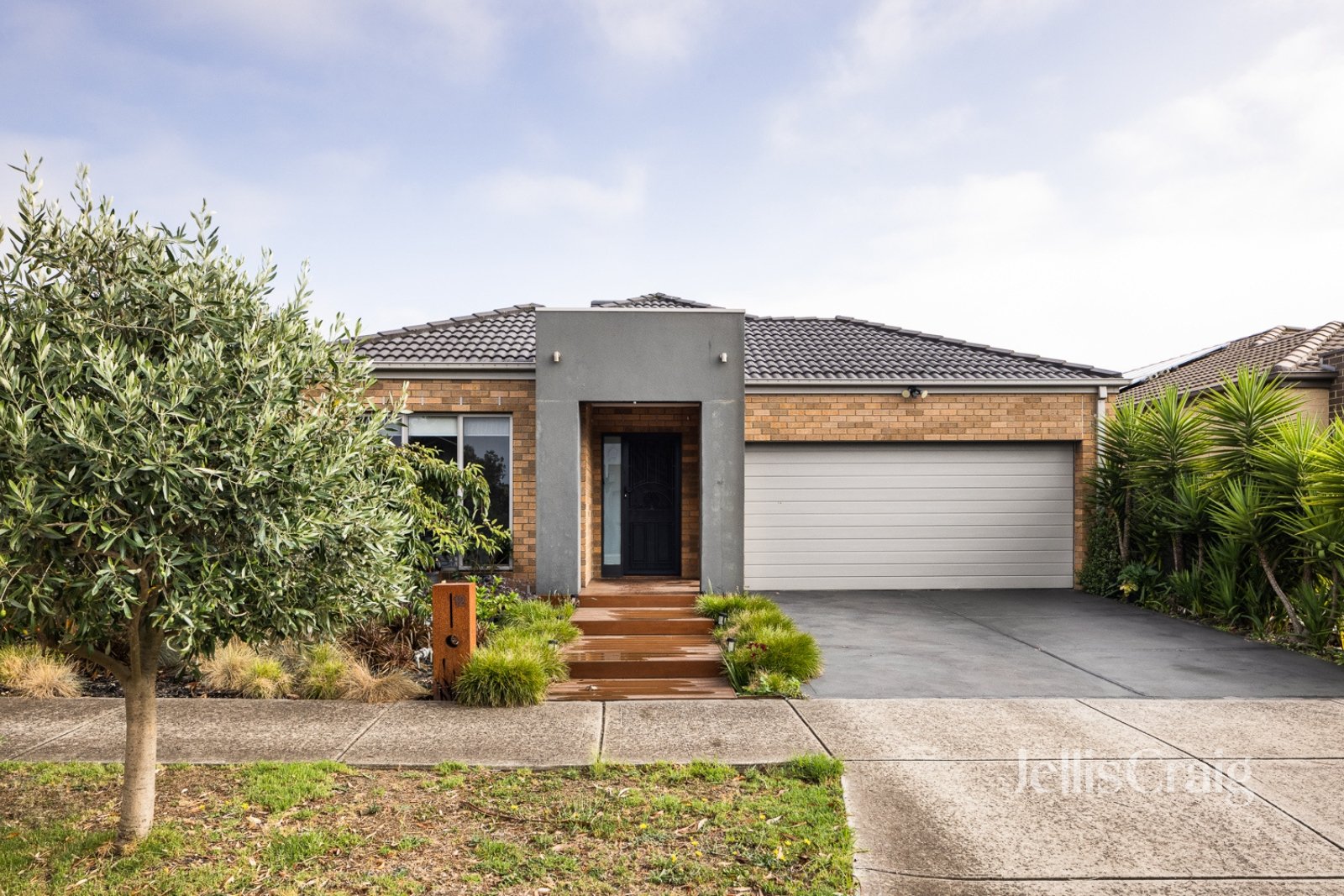 12 Muir Way, Mernda image 1