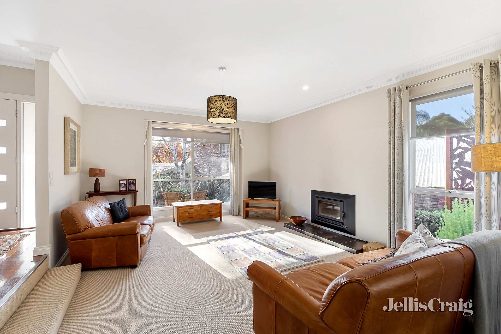 12 Mulberry Court, Eltham image 2