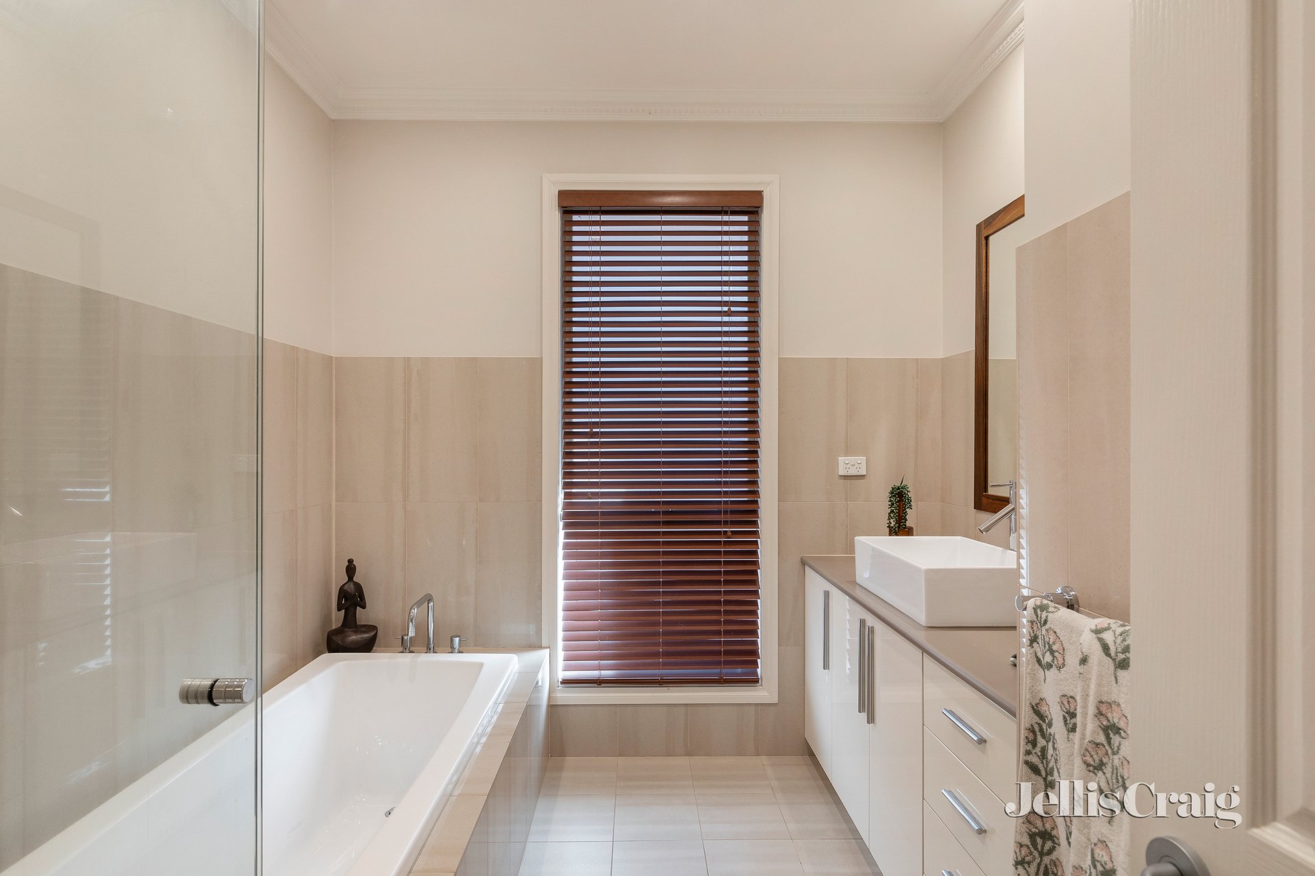 12 Mulberry Court, Eltham image 11