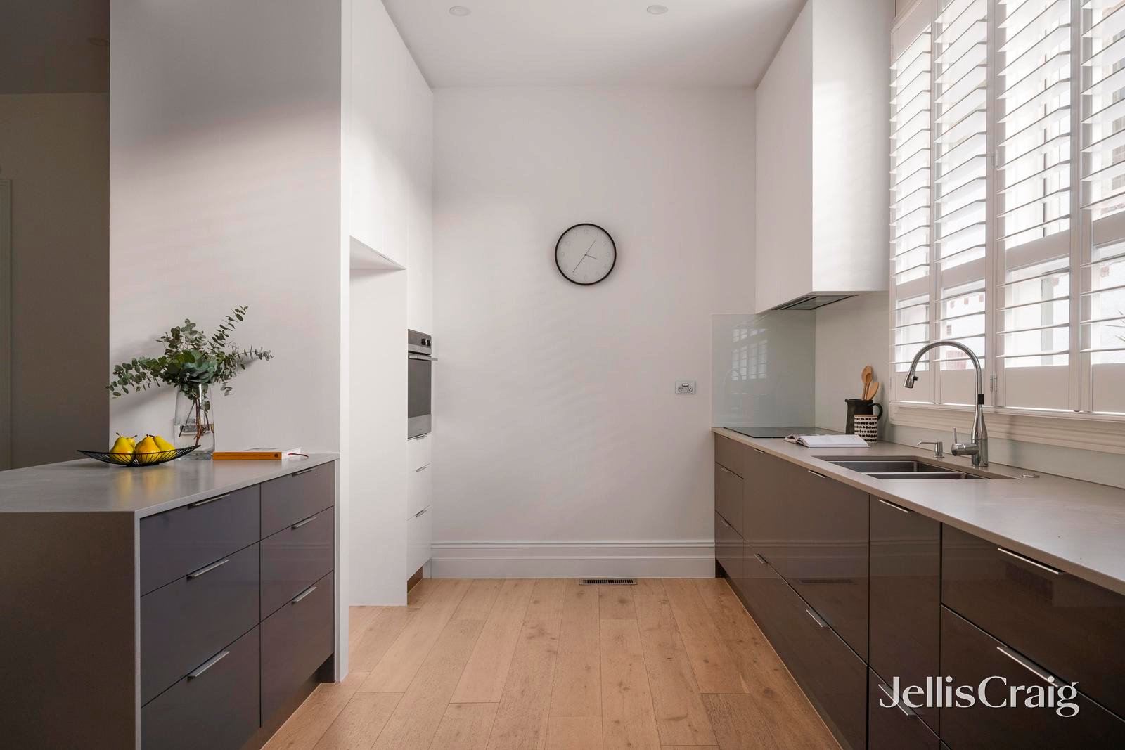 12 Murchison Street, St Kilda East image 5