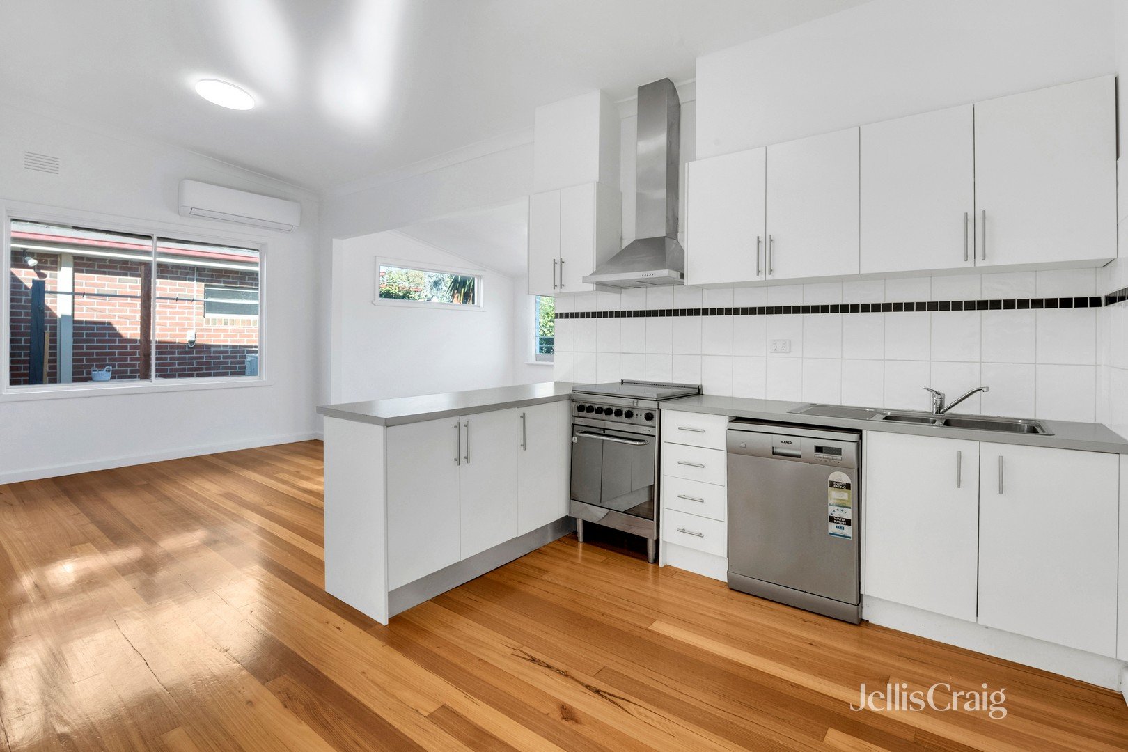 12 Murdock Street, Brunswick image 5