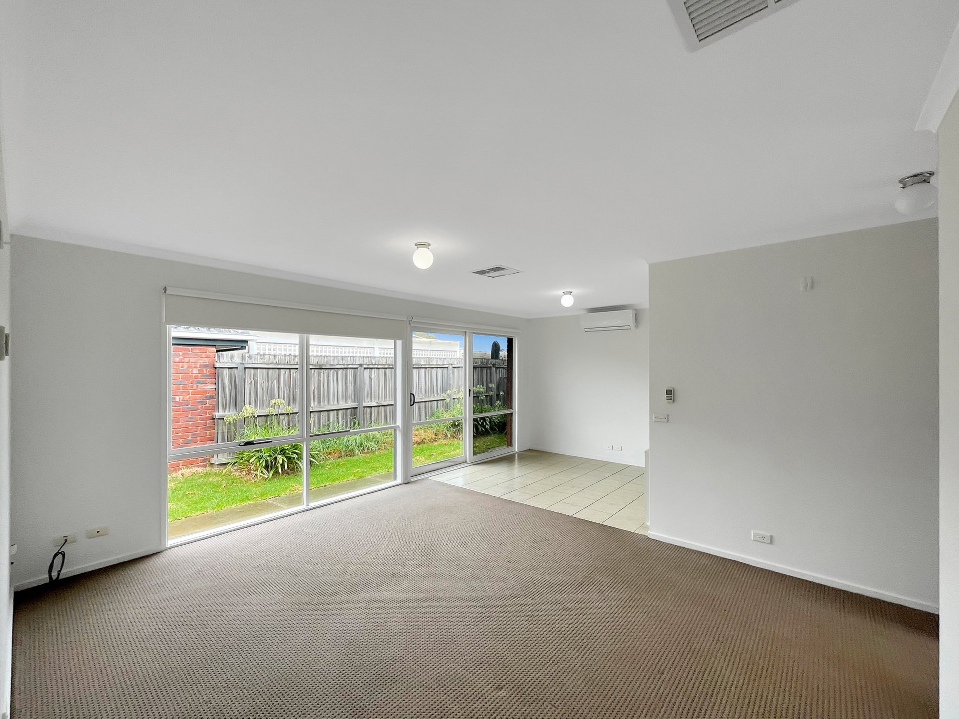 1/2 Nanworen Crescent, Bell&nbsp;Park image 2