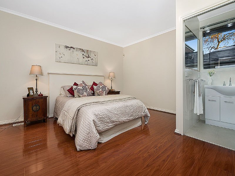 12 Narrak Road, Balwyn image 9