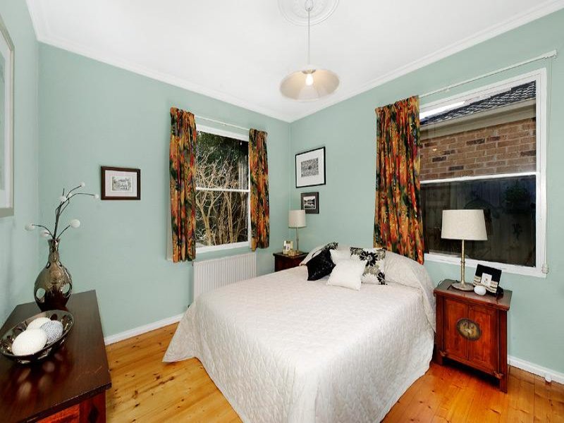 1/2 Neville Street, Box Hill South image 5