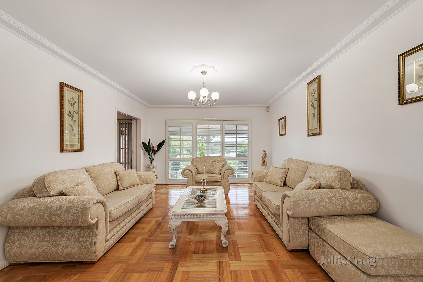 12 Newlands Crescent, Doncaster East image 2